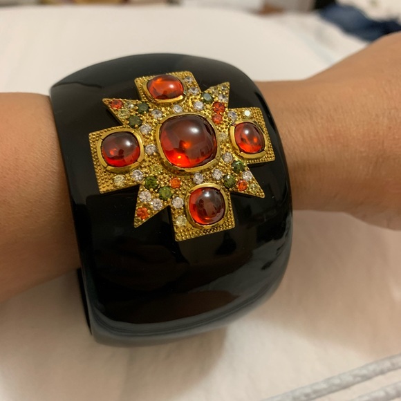 Eric Javits statement bracelet. - Picture 1 of 3